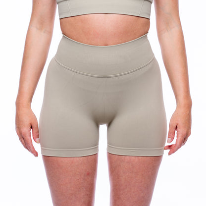 AYLA SEAMLESS SHORTS
