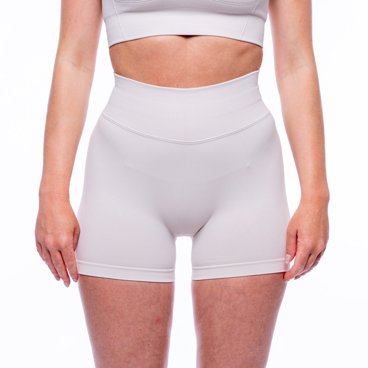 AYLA SEAMLESS SHORTS